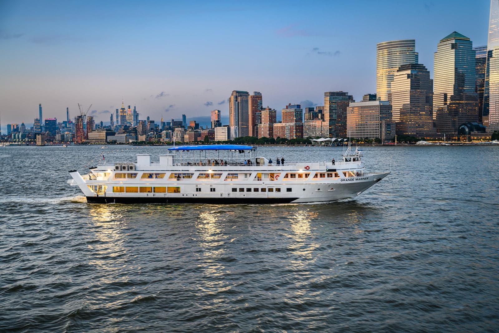 A yacht charter on the Hudson River