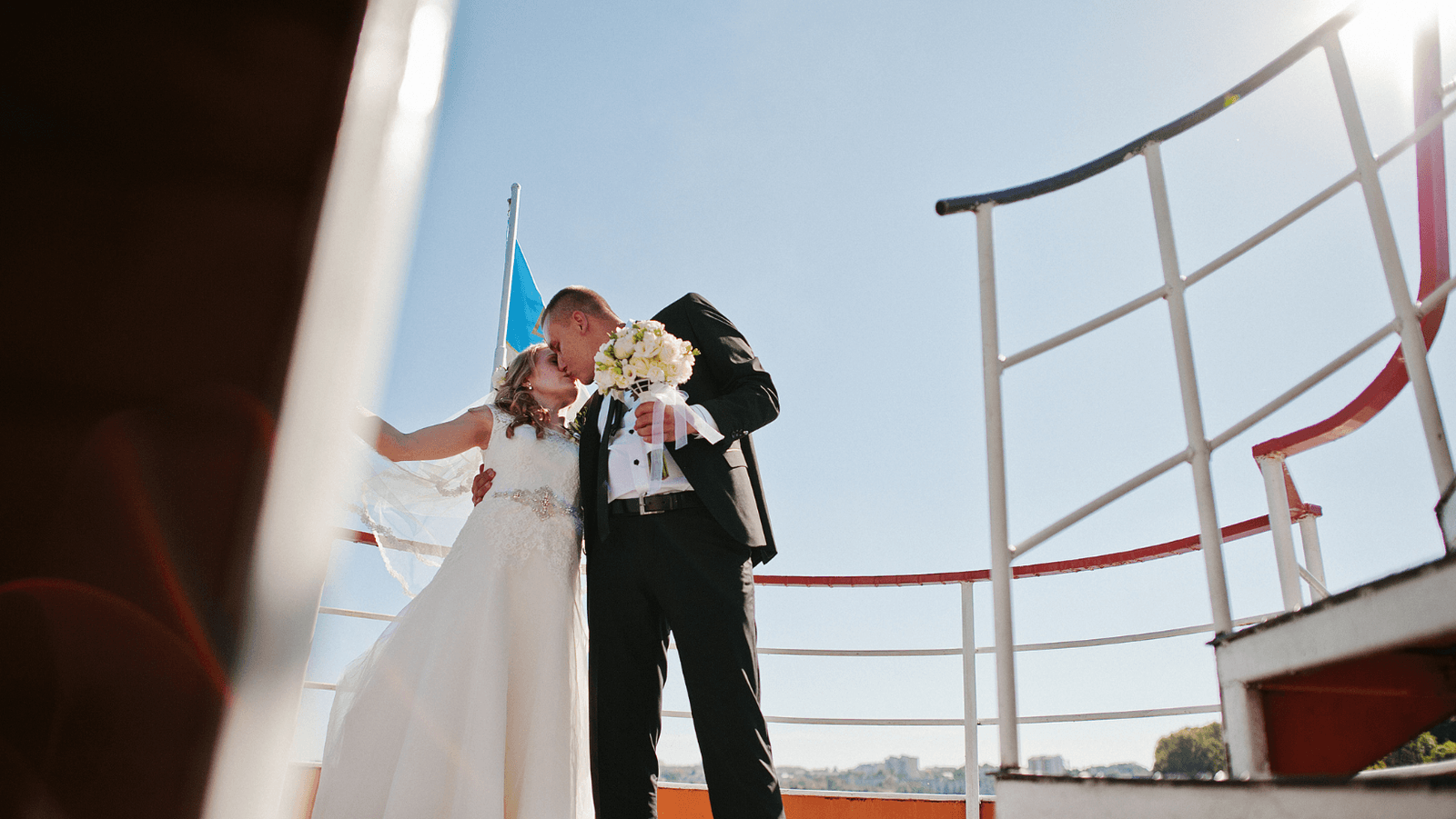 A wedding aboard a yacht