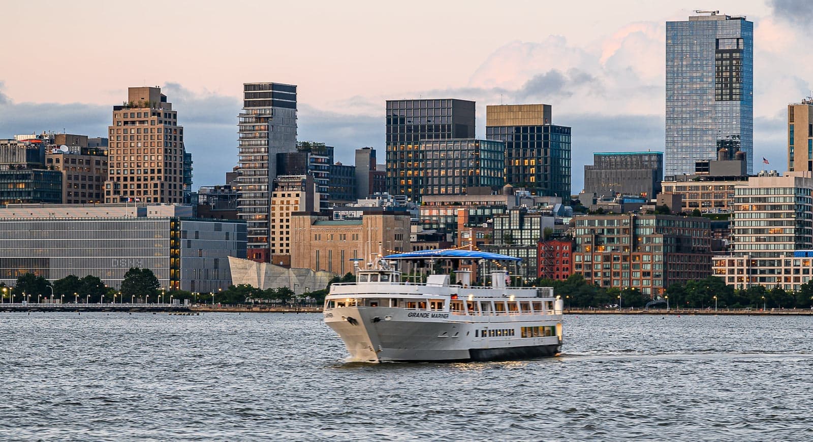 Choosing the right boat charter in New York