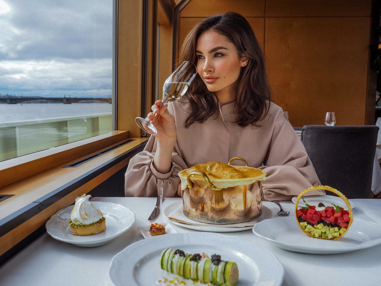 A couple on a romantic date in New York